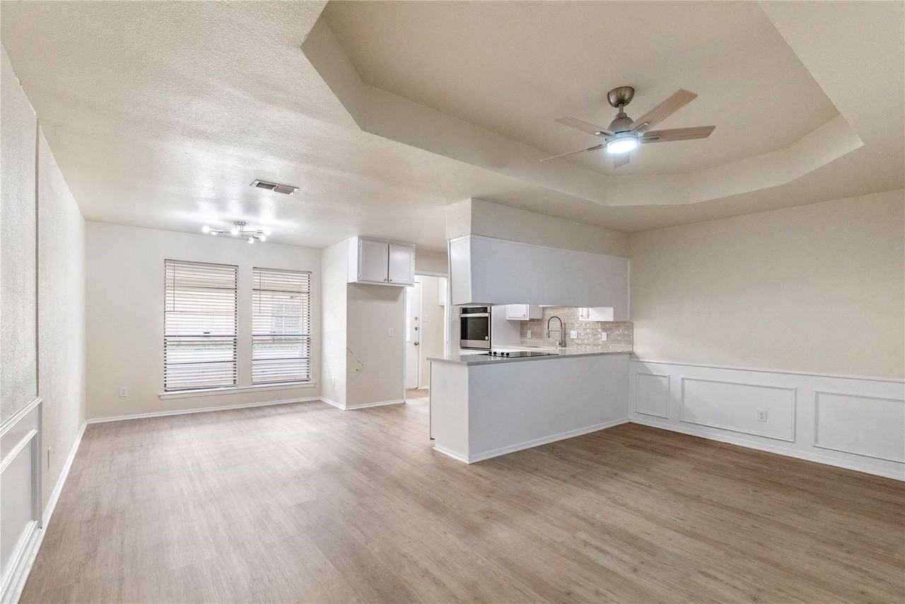 1610 Brown Trl - Photo 5 of 17