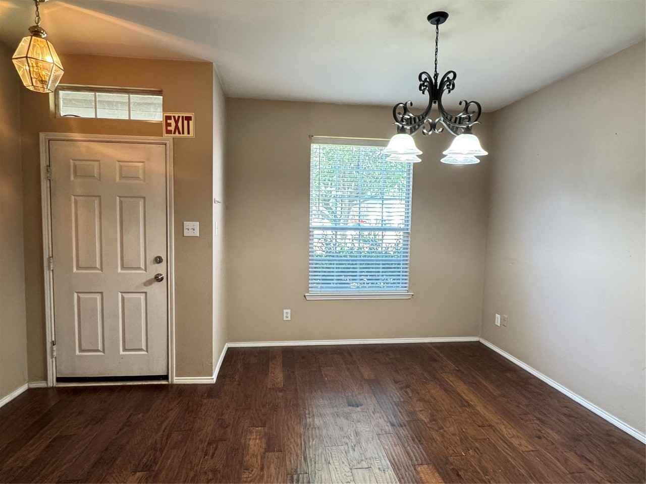 4001 Hawkins Dr - Photo 2 of 20