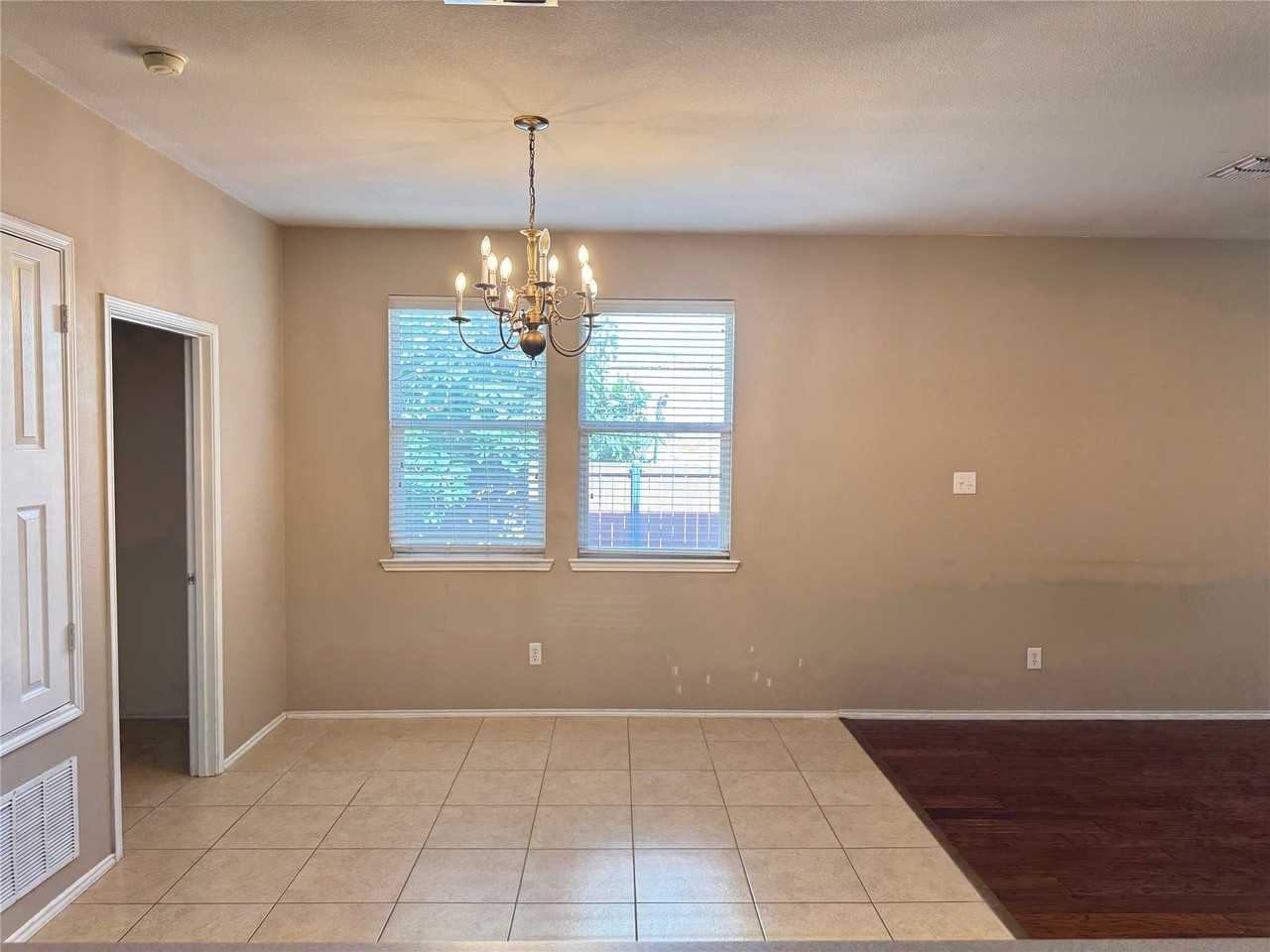4001 Hawkins Dr - Photo 5 of 20