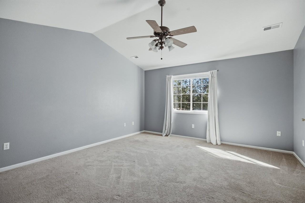 2056 Calhoun Ct - Photo 7 of 16
