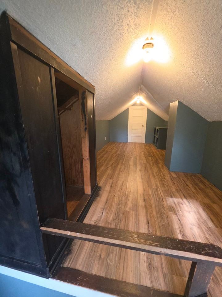 2230 N Sheridan Rd - Photo 3 of 10