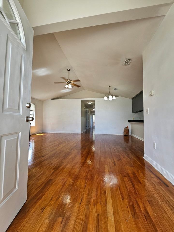 3316 Golden Rain Dr - Photo 3 of 14
