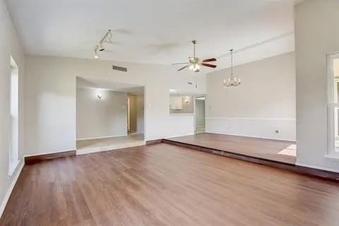 6202 Oregon Ct - Photo 5 of 28