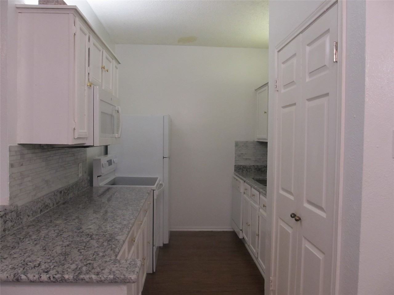 9600 Royal Ln #506 - Photo 5 of 28
