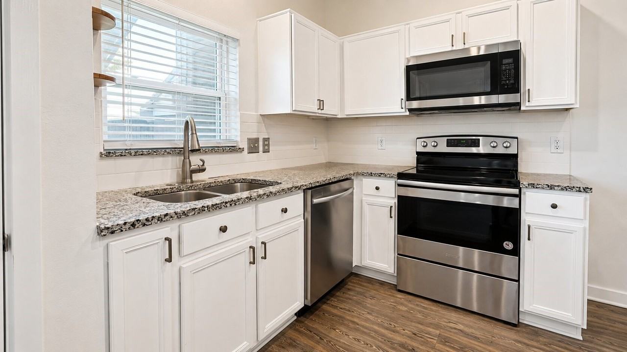 908 Greene Way - Photo 3 of 23