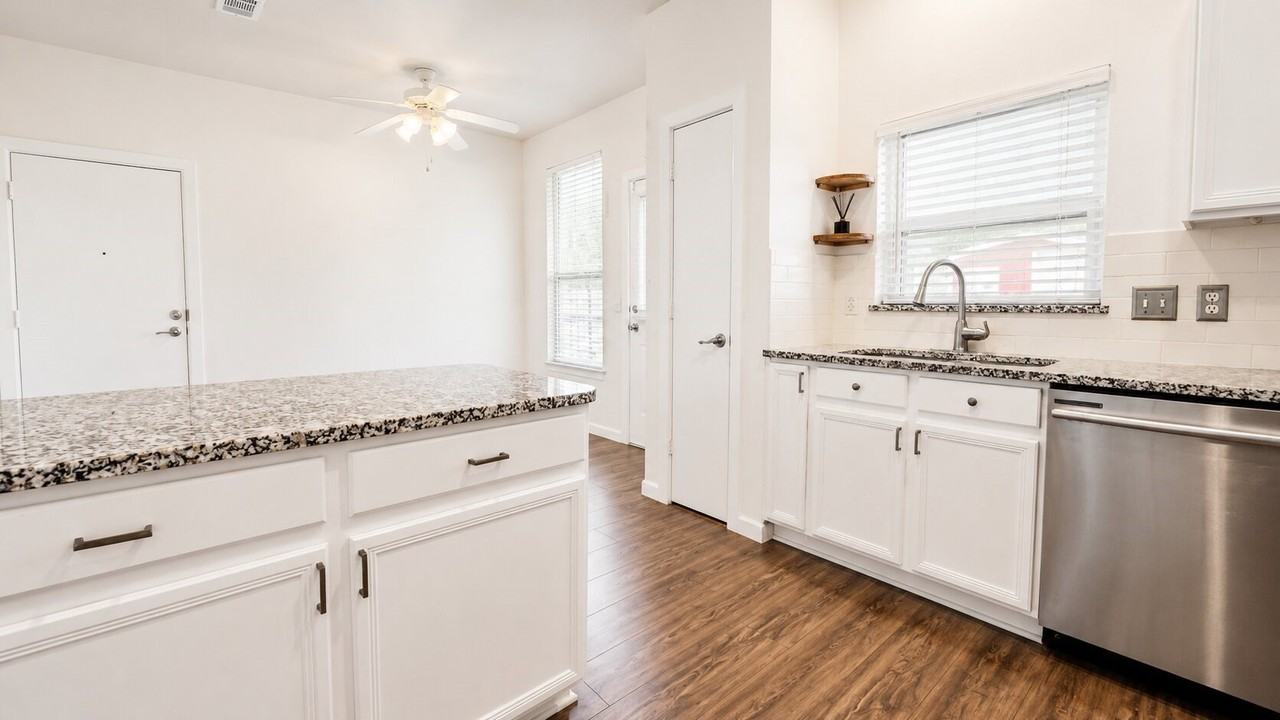 908 Greene Way - Photo 4 of 23