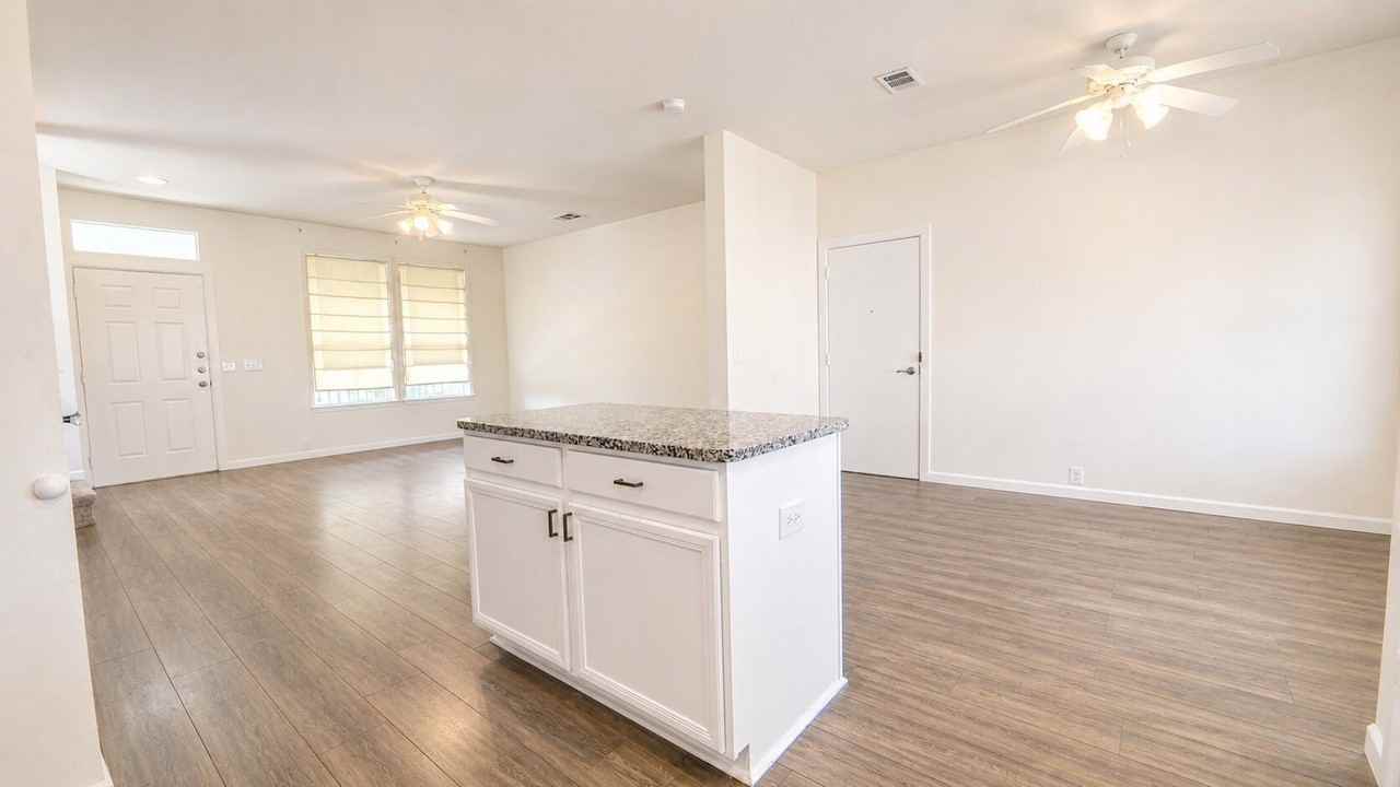 908 Greene Way - Photo 6 of 23