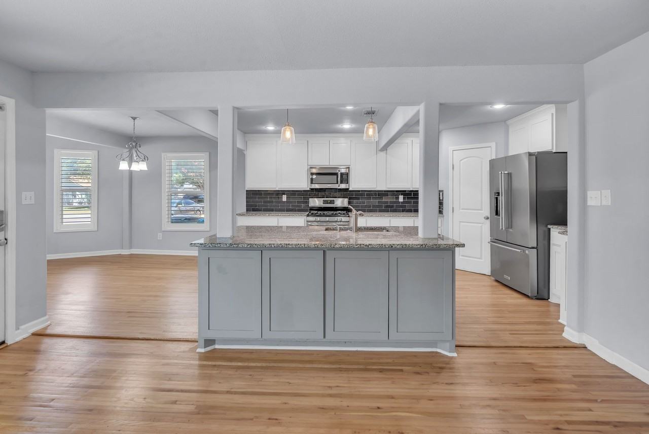2933 S Hills Ave - Photo 2 of 20