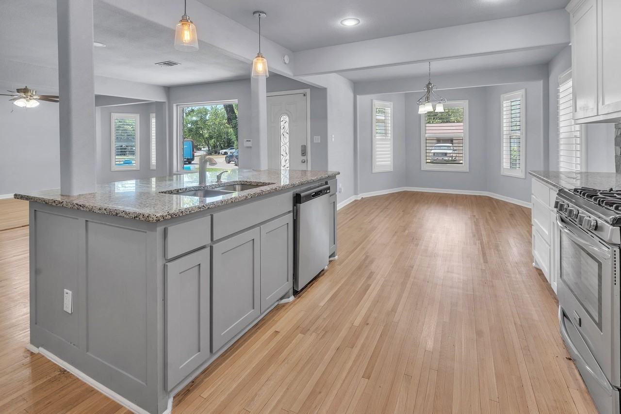 2933 S Hills Ave - Photo 3 of 20