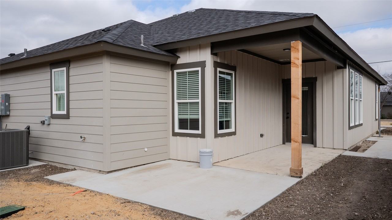 382 N Dallas St - Photo 4 of 15