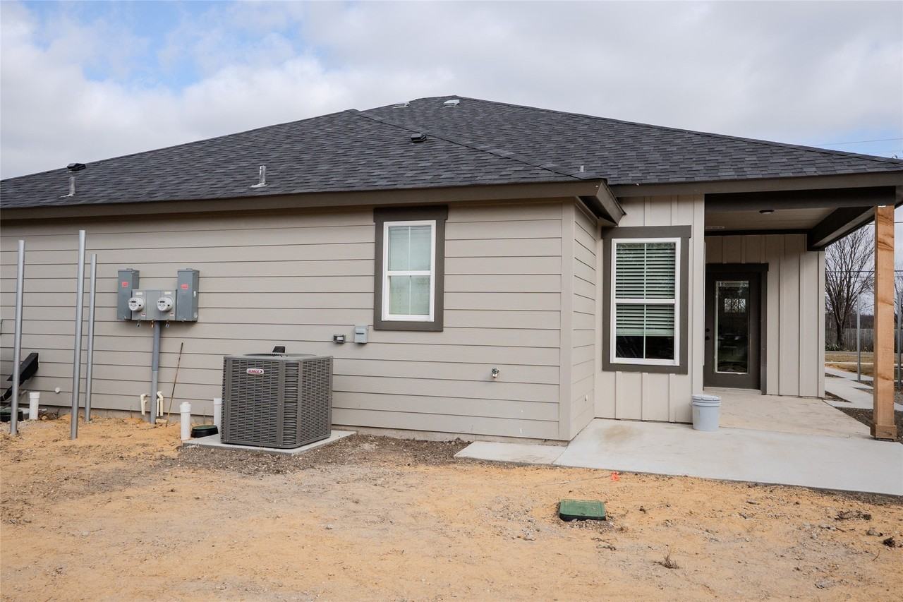 382 N Dallas St - Photo 5 of 15