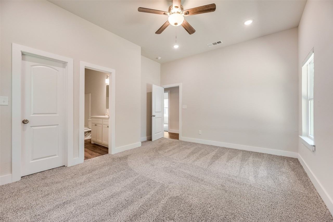 1115 W Johnson St - Photo 6 of 24