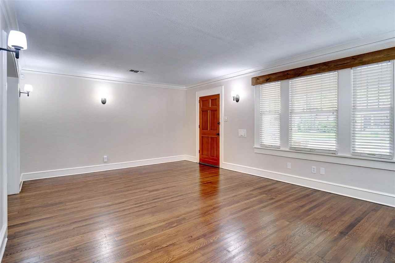 3201 Cockrell Ave - Photo 6 of 36