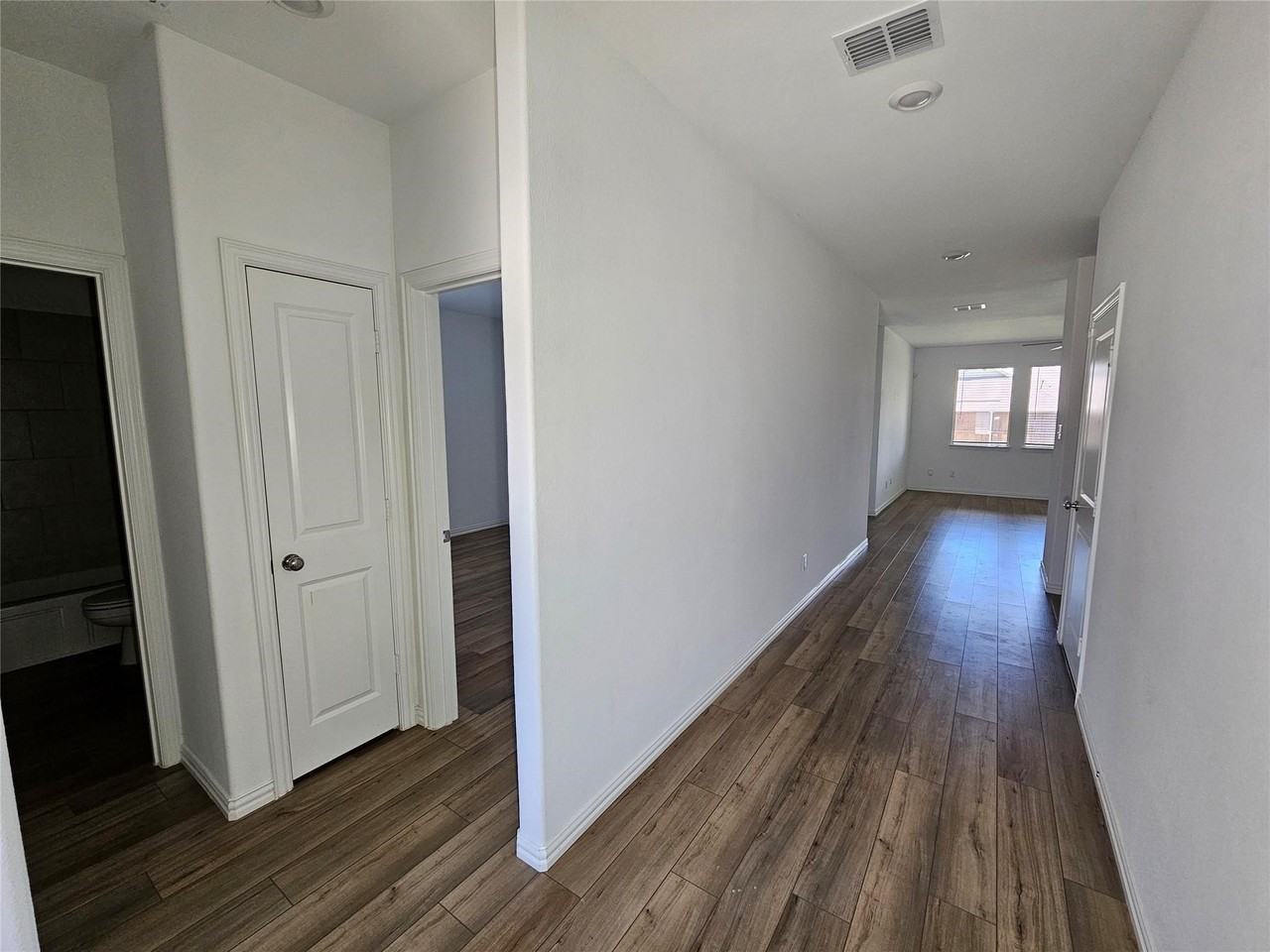 512 Chip St - Photo 5 of 32