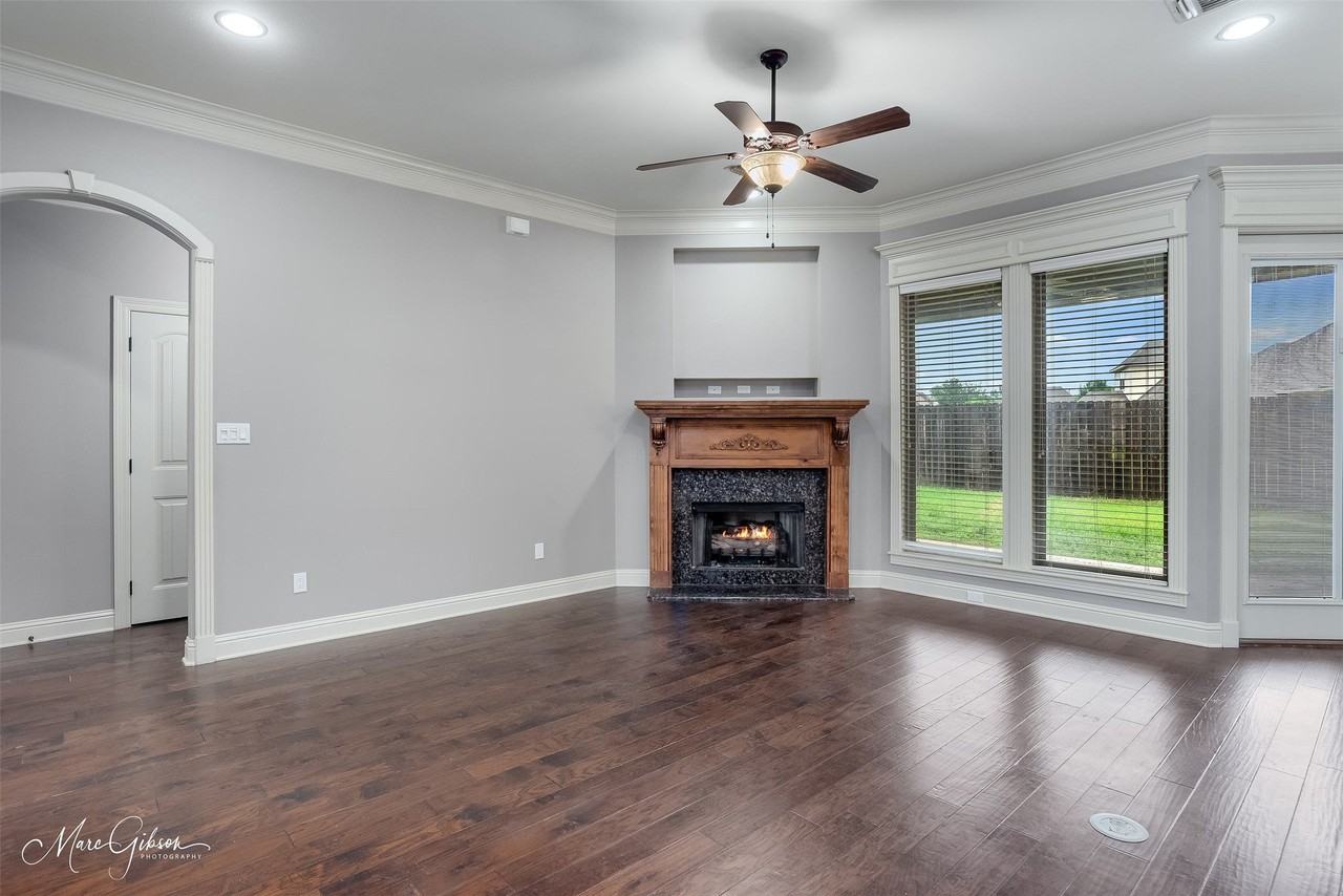 431 Tupelo Dr - Photo 4 of 23