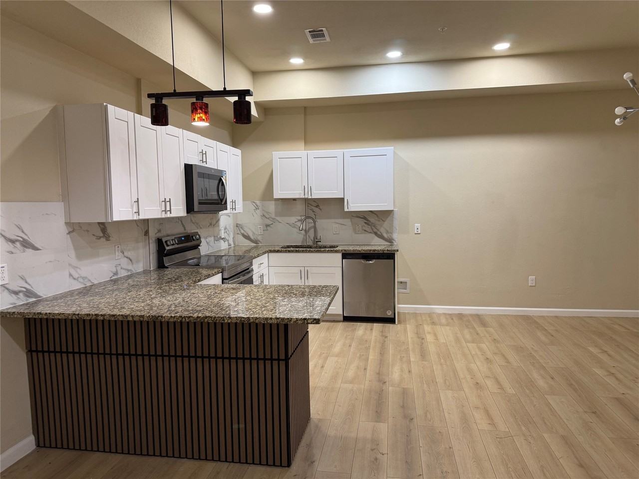 226 Heritage Ct - Photo 4 of 20