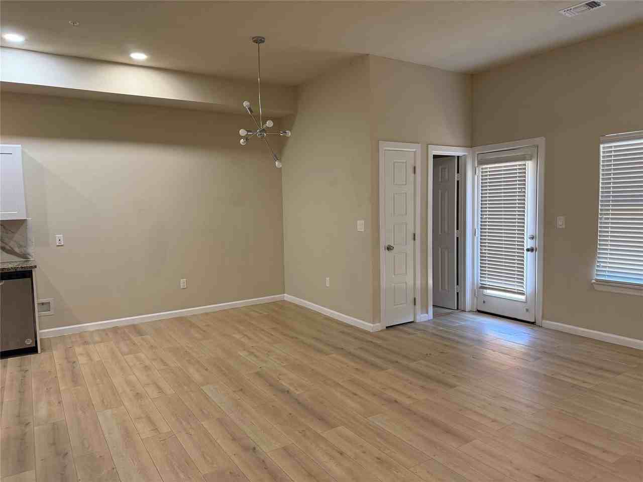 226 Heritage Ct - Photo 5 of 20
