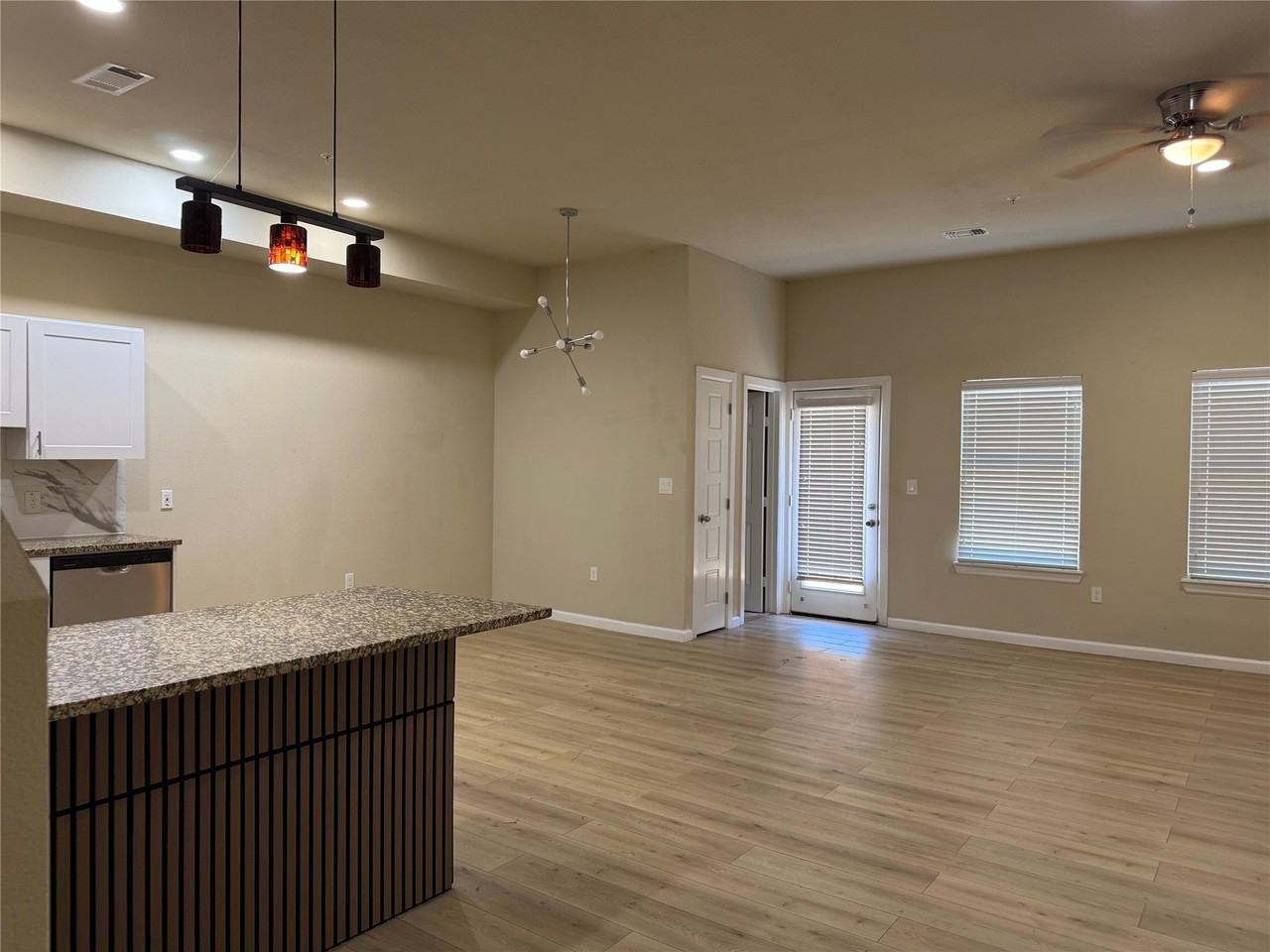 226 Heritage Ct - Photo 6 of 20