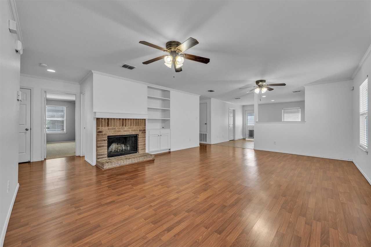 1341 Haley Ln - Photo 6 of 31