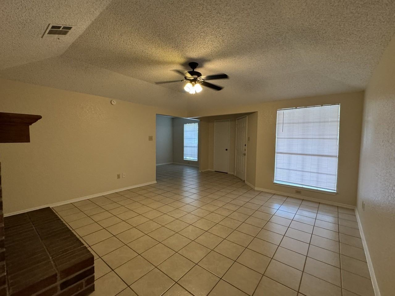 4501 Mizzenmast Ct - Photo 4 of 20