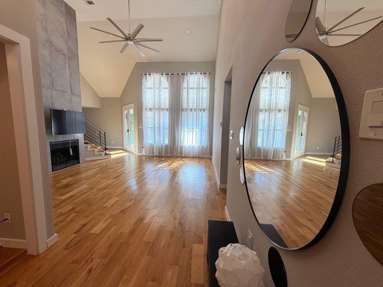 901 Ridgemont Dr - Photo 2 of 19