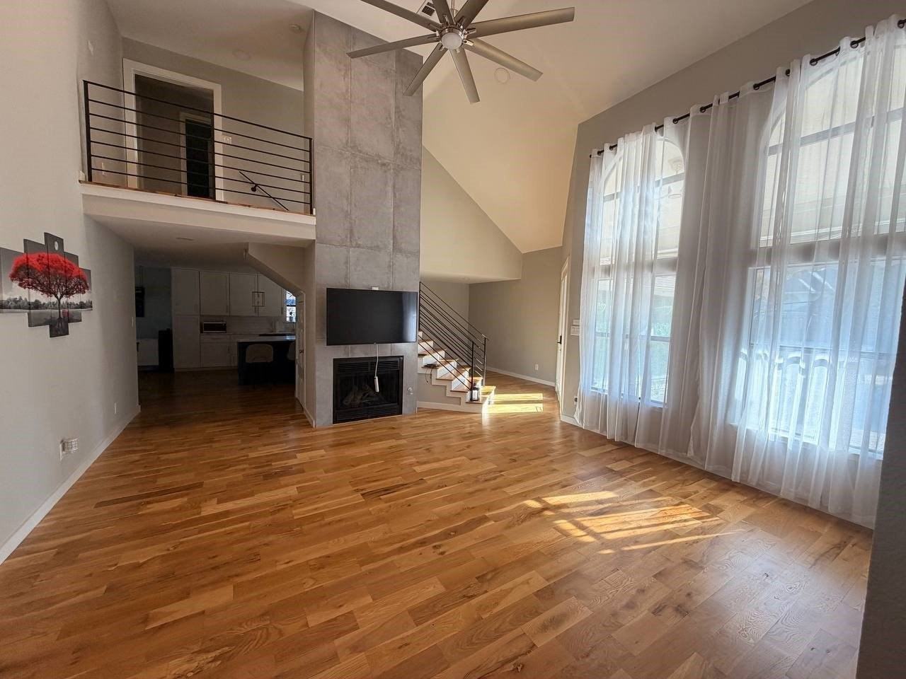 901 Ridgemont Dr - Photo 4 of 19
