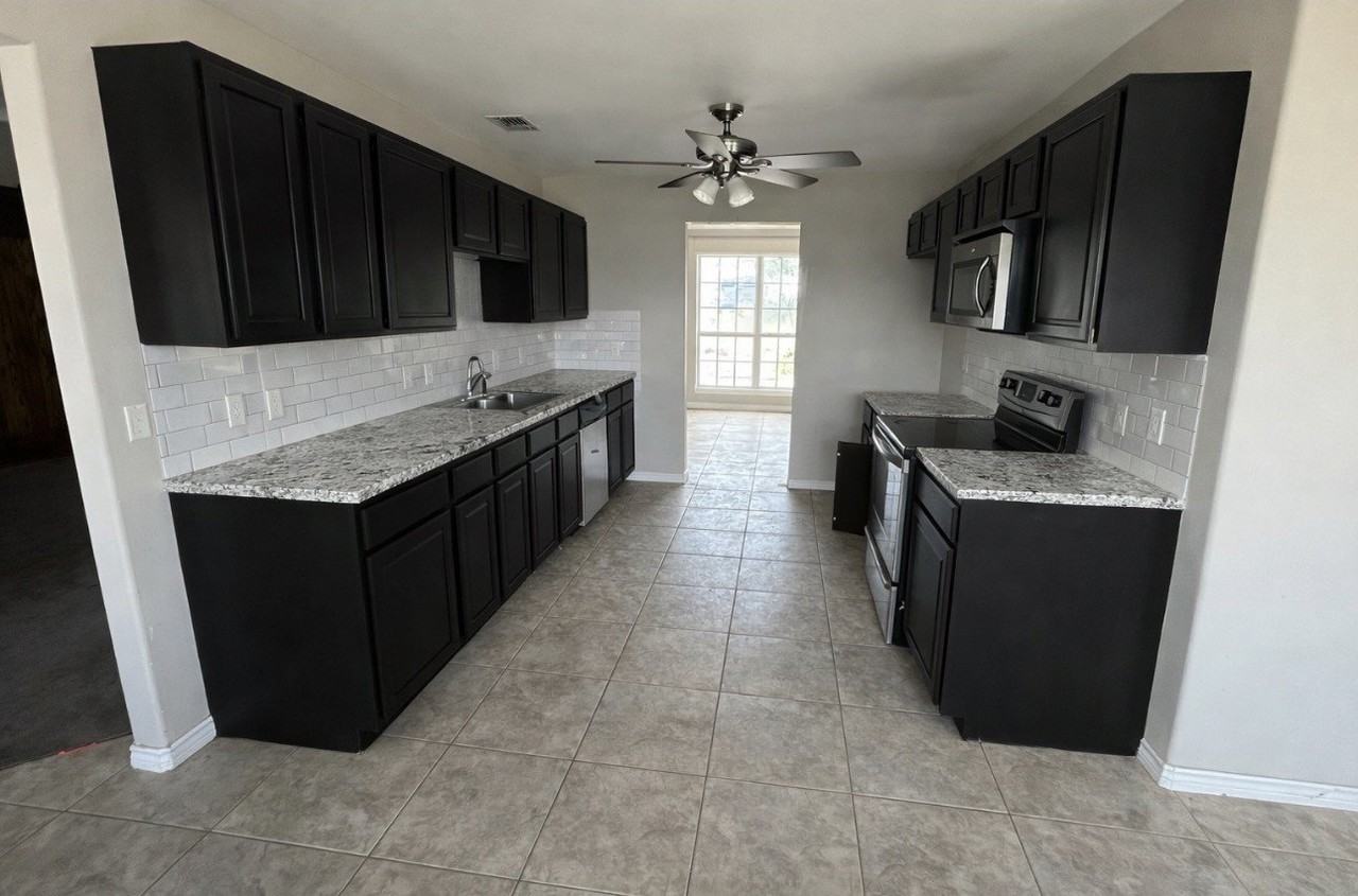 1165 Key Ln - Photo 2 of 4