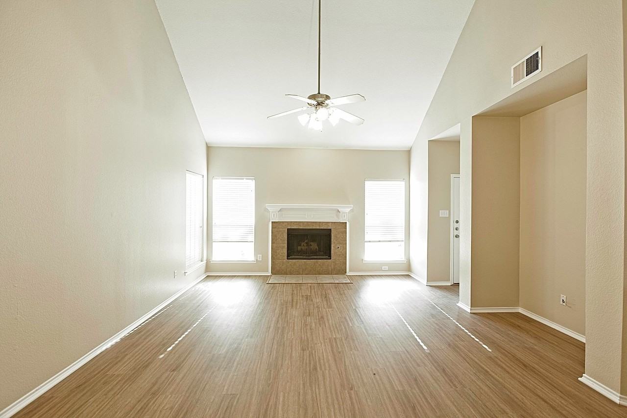 1201 Rain Fern Dr - Photo 3 of 40