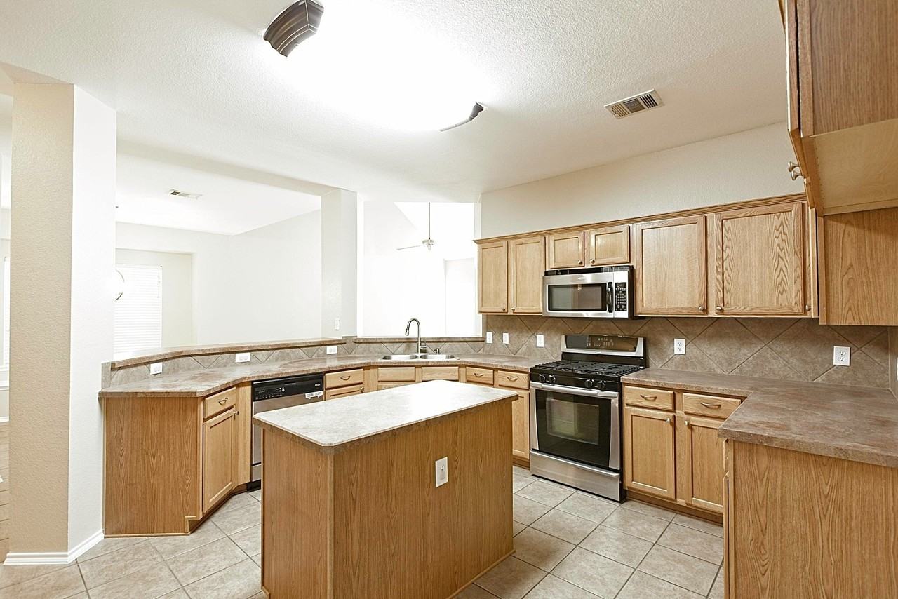 1201 Rain Fern Dr - Photo 6 of 40