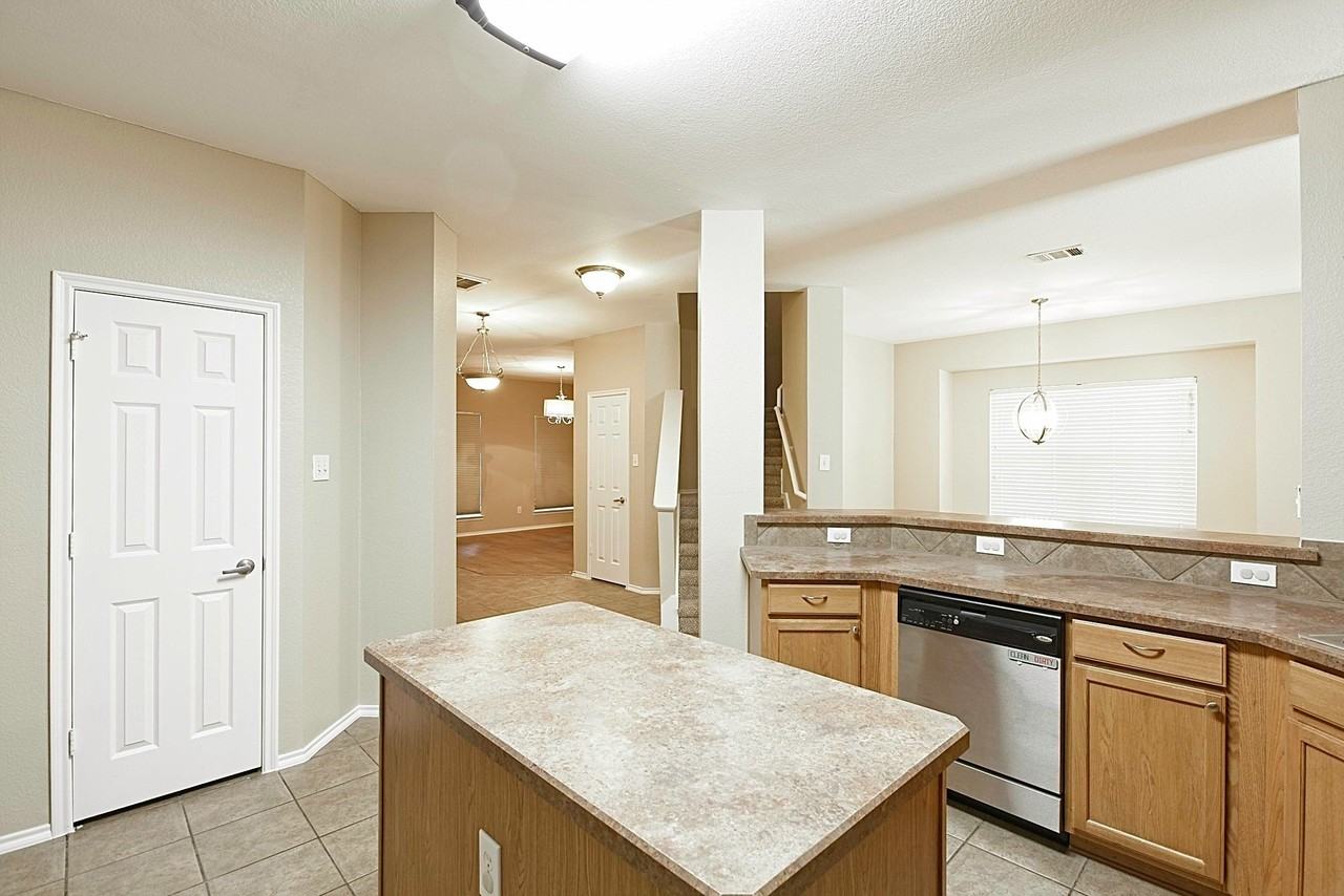 1201 Rain Fern Dr - Photo 7 of 40
