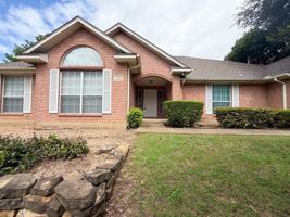 featured image of 18 Country Club Pl #19