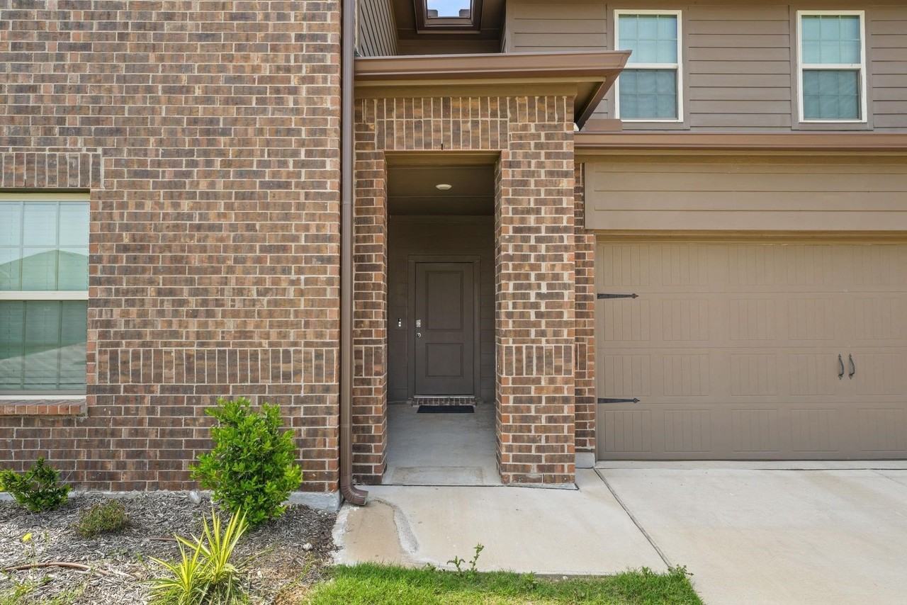 728 Fueller Dr - Photo 2 of 30