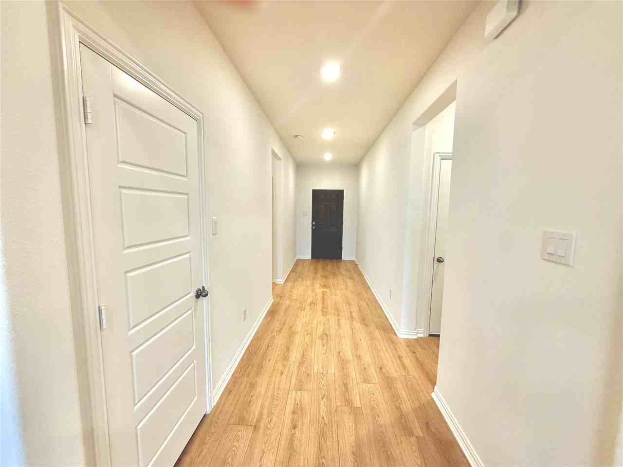 1609 Gulin St - Photo 5 of 40