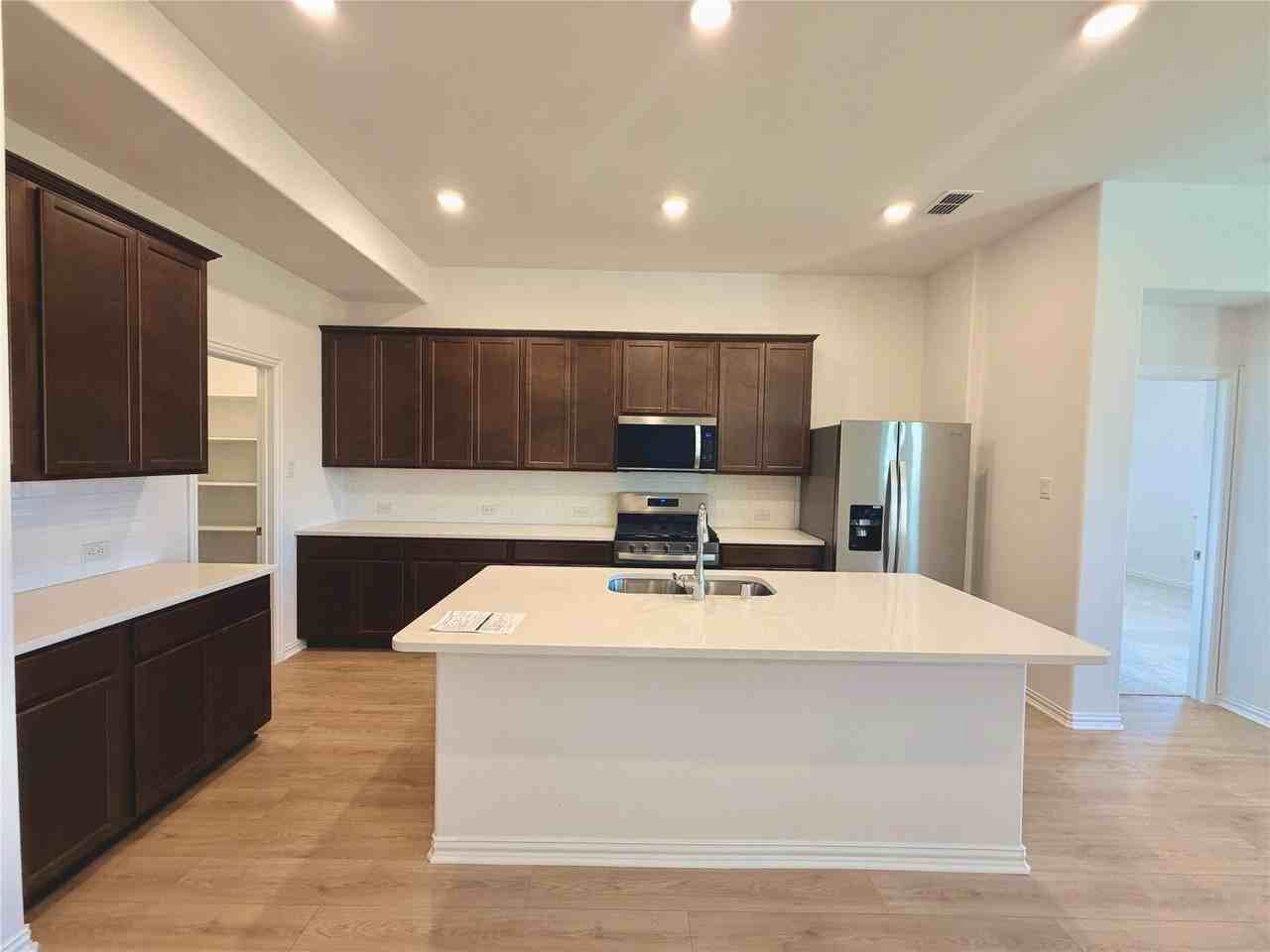 1609 Gulin St - Photo 7 of 40