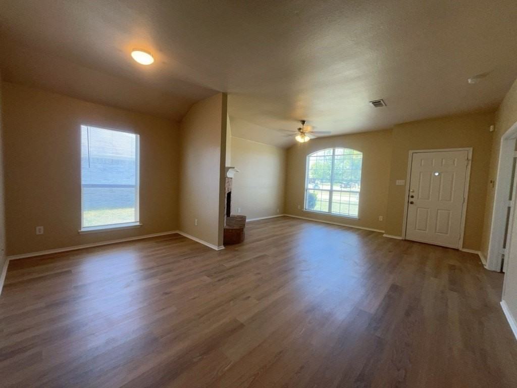 1824 Mcneely St - Photo 3 of 14