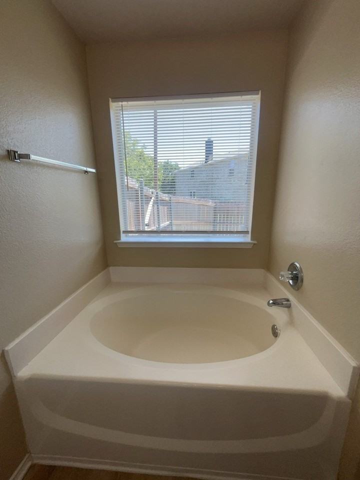 1824 Mcneely St - Photo 7 of 14