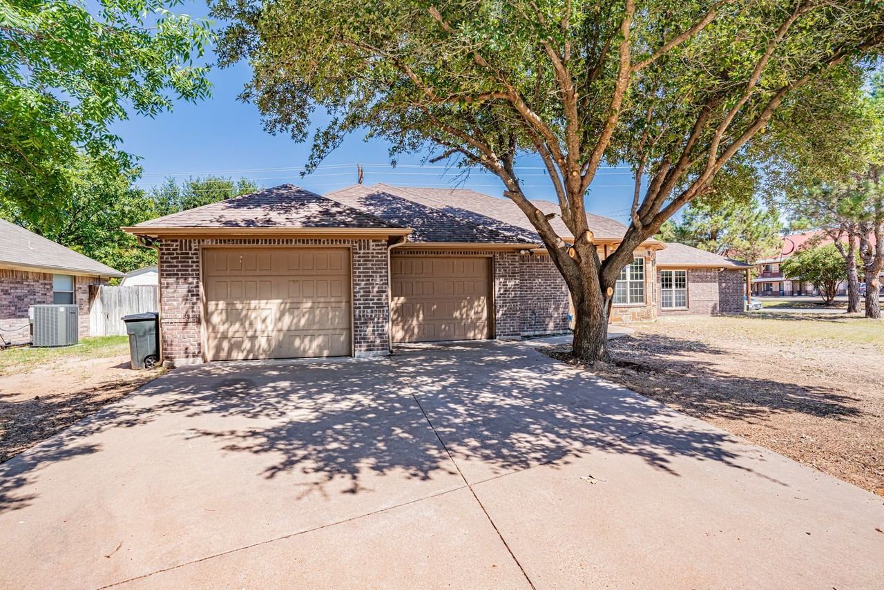 1200 Chaparral Ln - Photo 3 of 40