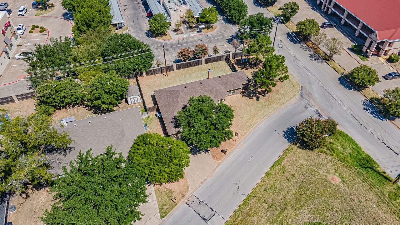 1200 Chaparral Ln - Photo 4 of 40