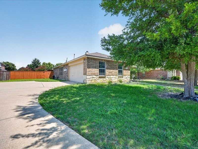 2313 Belmont Park Dr - Photo 2 of 18