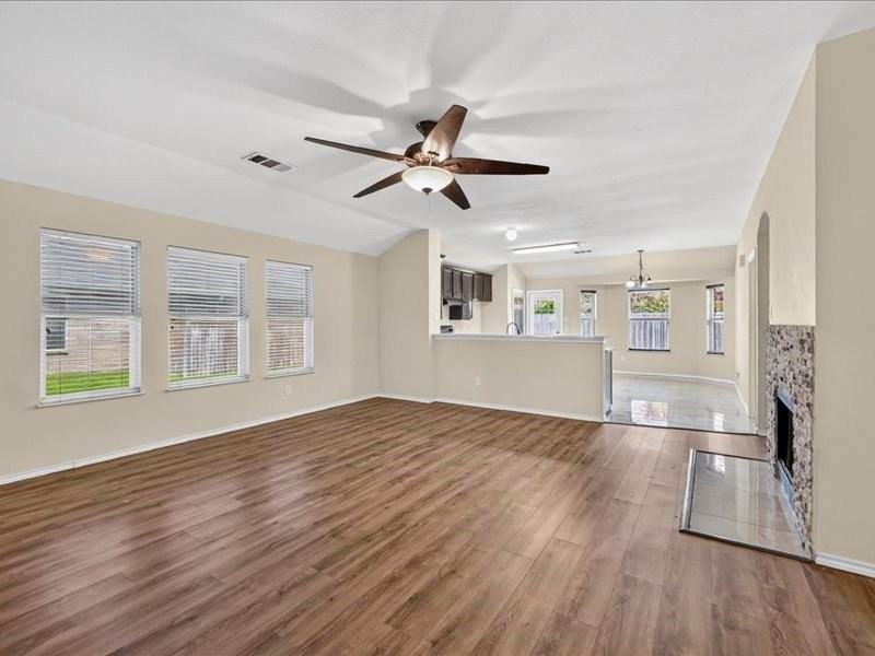 2313 Belmont Park Dr - Photo 3 of 18