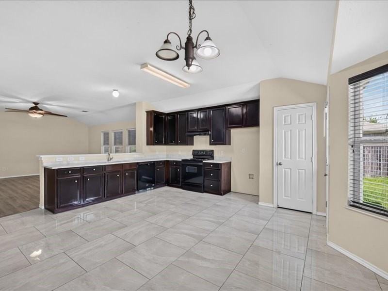2313 Belmont Park Dr - Photo 6 of 18