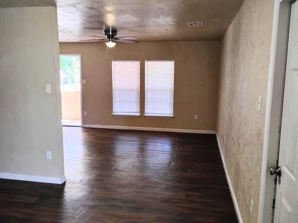 2619 Nw Pollard Ave - Photo 3 of 6