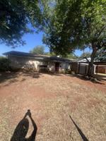 featured image of 1526 Rosewood Dr