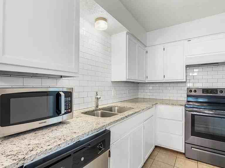 6603 Central Ave - Photo 4 of 11