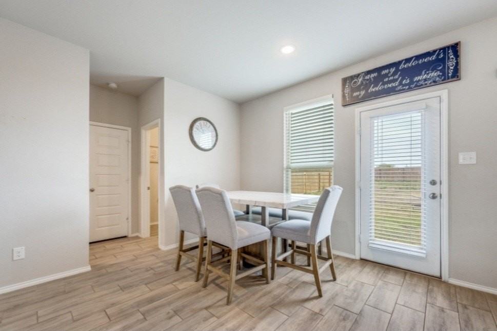 926 Hurstwood Dr - Photo 4 of 13