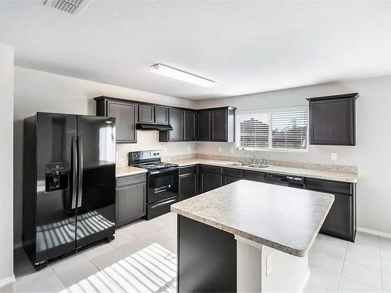 926 Hurstwood Dr - Photo 5 of 13
