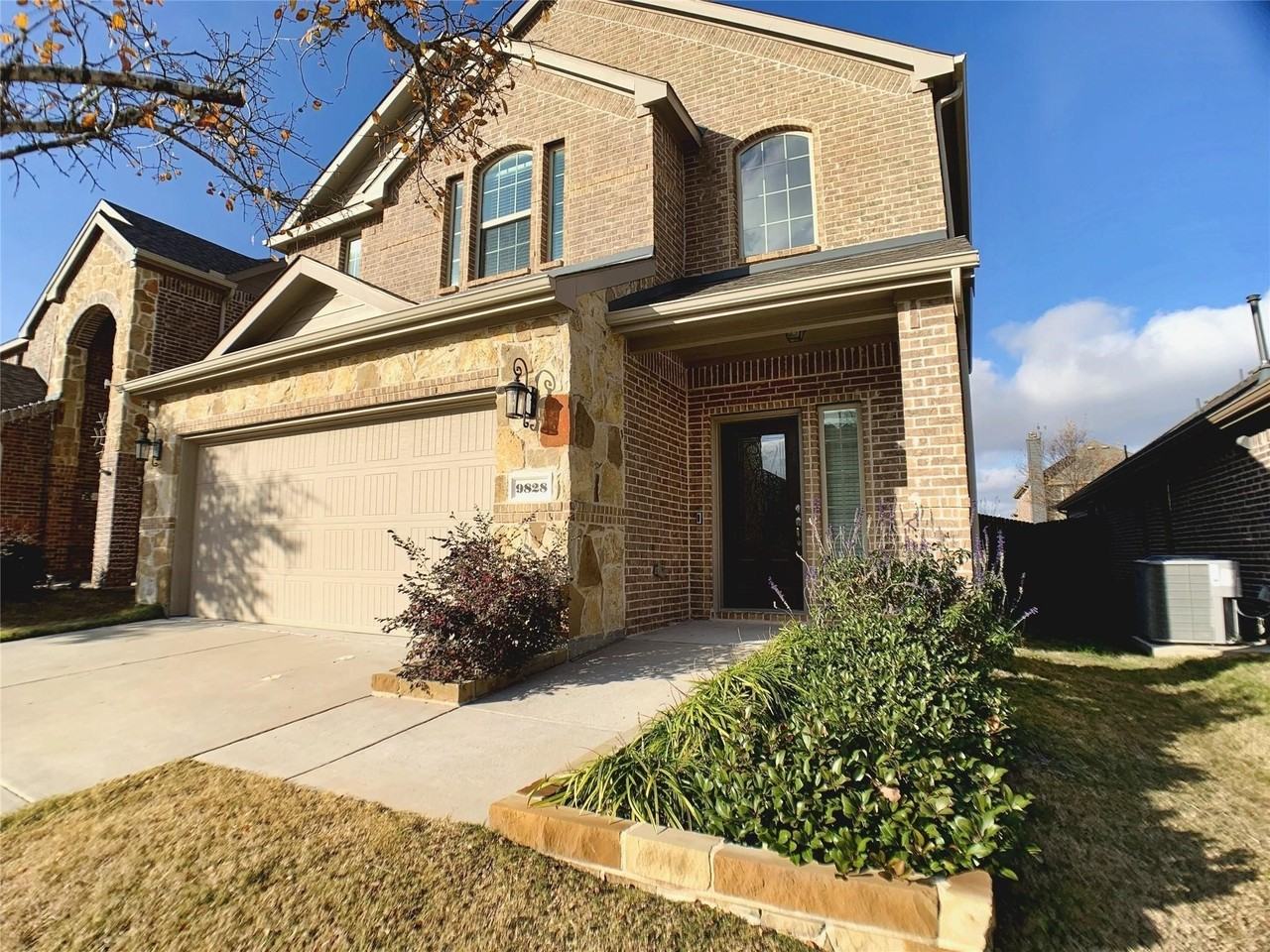 9828 Moccasin Creek Ln - Photo 2 of 29