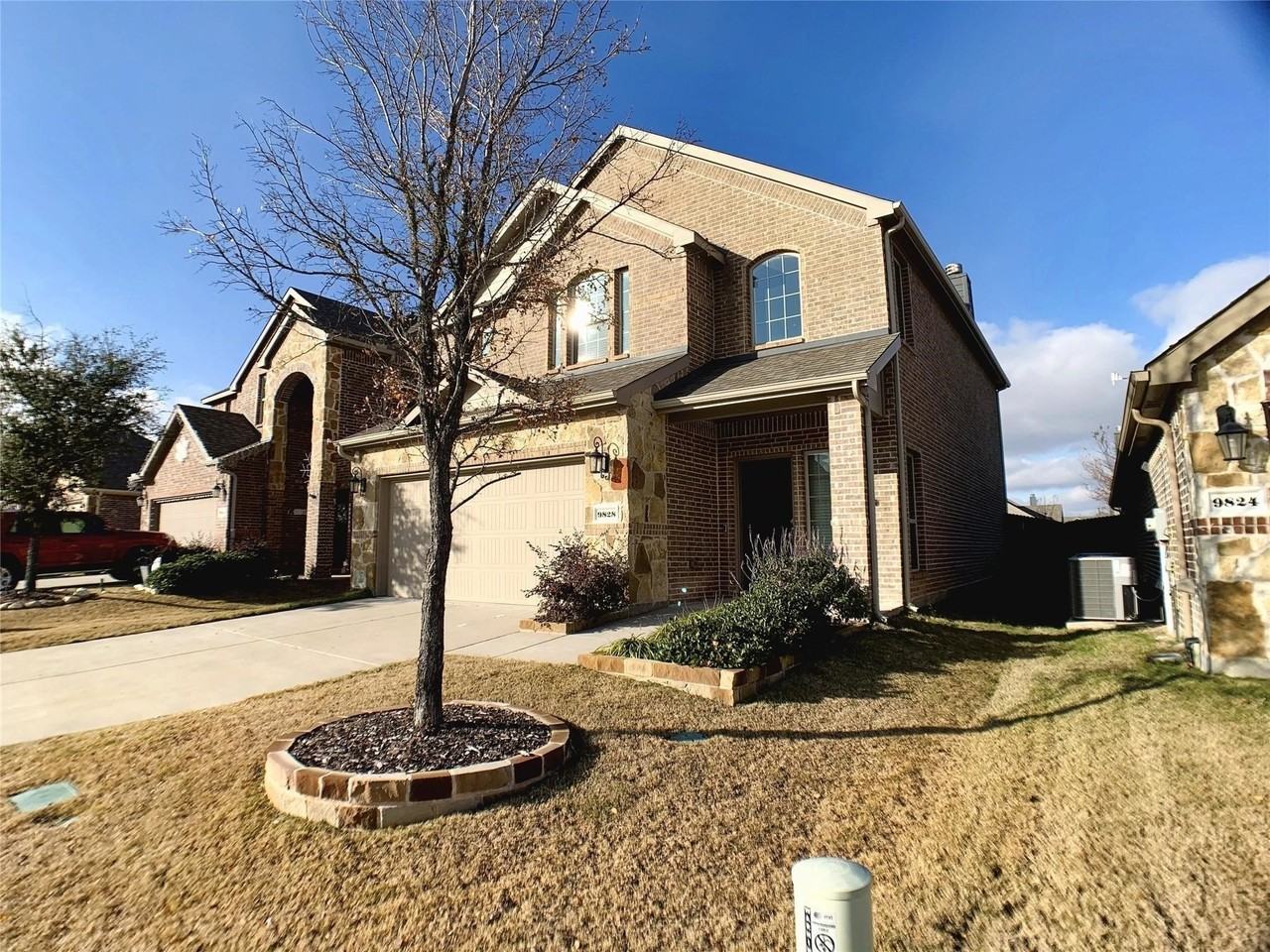 9828 Moccasin Creek Ln - Photo 3 of 29