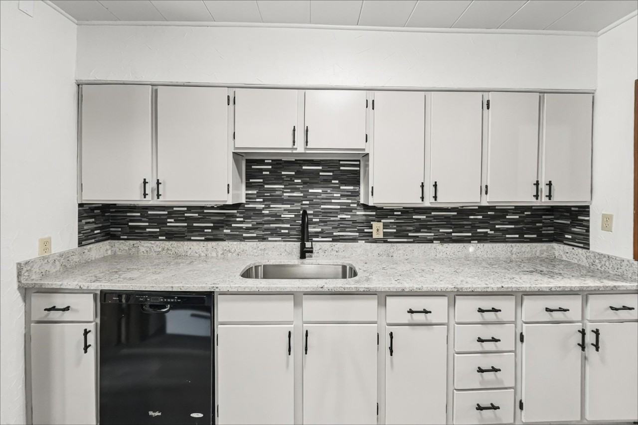 3624 Frazier Ave - Photo 5 of 26