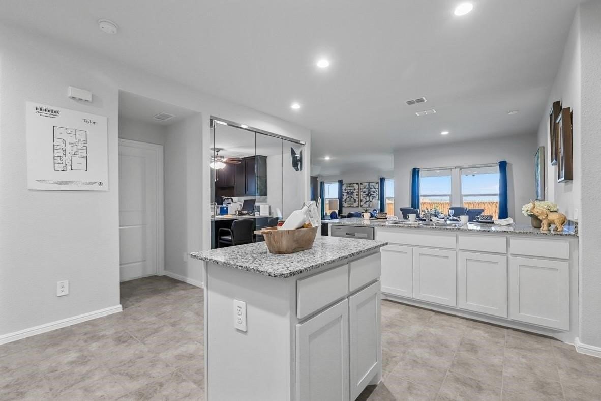 401 Bent Oak Dr - Photo 5 of 31